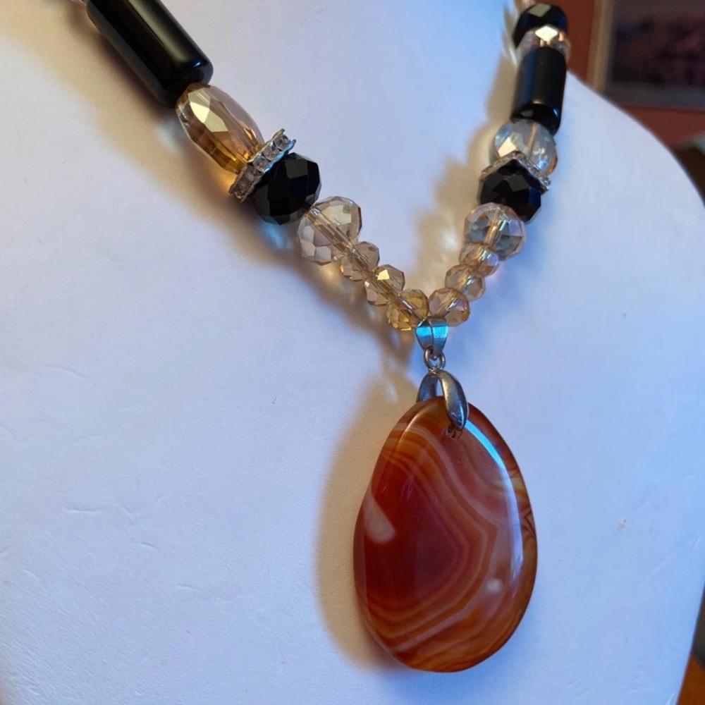 Banded Carnelian Agate Necklace - Picture 6 of 9